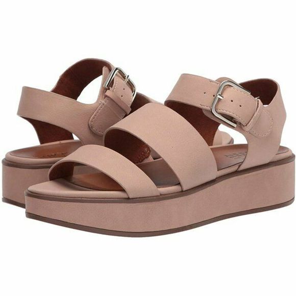 naturalizer brooke platform sandal